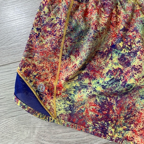 Lululemon Seawheeze 2019 Hotty Hot Shorts 4” - Picture 3 of 9